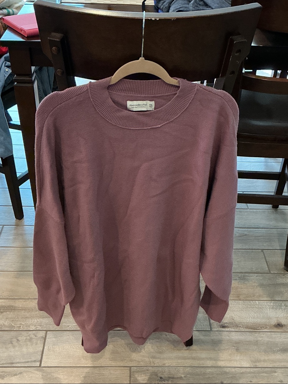 Abercrombie & Fitch Men’s Dusty Mauve Crewneck Sweater